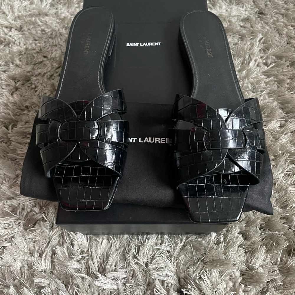 Saint Laurent Tribute Flat Sandals.